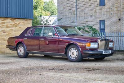 Rolls - Royce FLYING SPUR