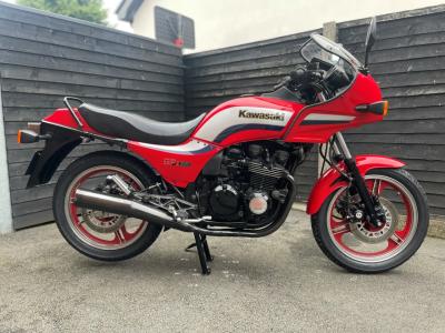 Kawasaki GPZ550-A2