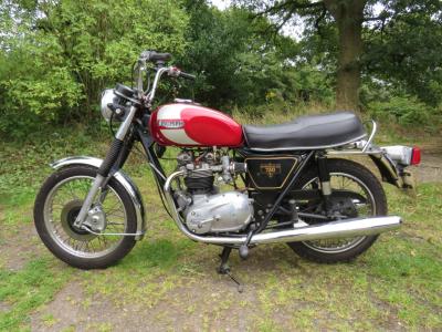 Triumph T140V BONNEVILLE