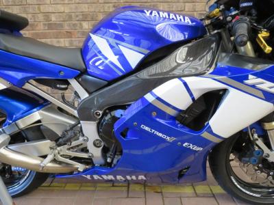 Yamaha YZF R1