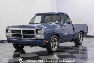 1989 Dodge D150 Hemi Restomod