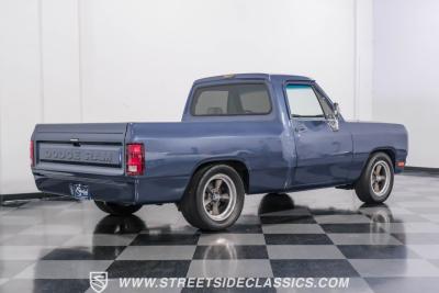 1989 Dodge D150 Hemi Restomod