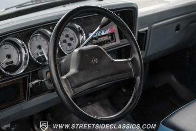 1989 Dodge D150 Hemi Restomod