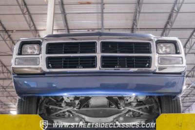 1989 Dodge D150 Hemi Restomod