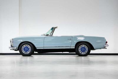 1966 Mercedes - Benz 230SL