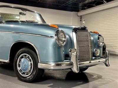 1958 Mercedes - Benz 220S