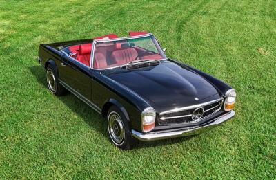 1971 Mercedes - Benz 200-Series