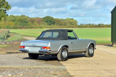 1968 Mercedes - Benz 280 SL Pagoda