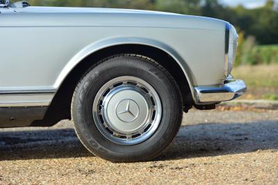 1968 Mercedes - Benz 280 SL Pagoda