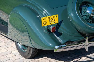 1935 Ford Model 48 De Luxe Roadster