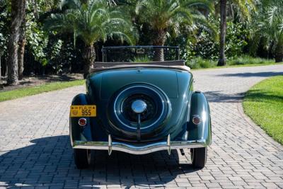 1935 Ford Model 48 De Luxe Roadster