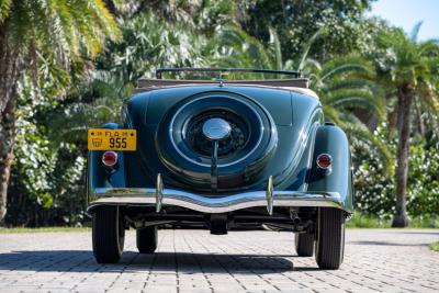 1935 Ford Model 48 De Luxe Roadster