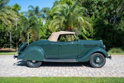 1935 Ford Model 48 De Luxe Roadster