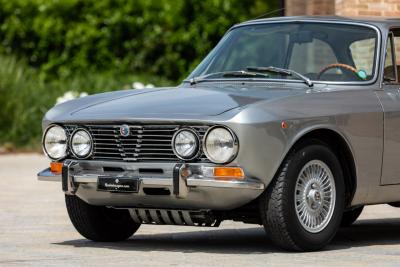 1974 Alfa Romeo GT 2000 VELOCE