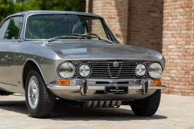 1974 Alfa Romeo GT 2000 VELOCE