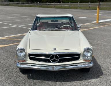 1968 Mercedes - Benz 200-Series