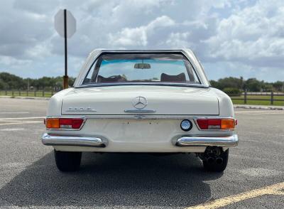 1968 Mercedes - Benz 200-Series