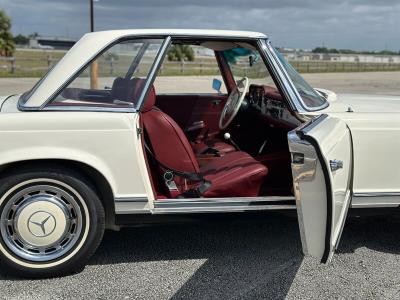 1968 Mercedes - Benz 200-Series