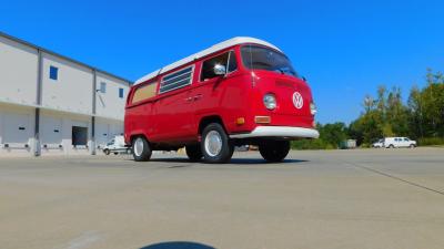 1971 Volkswagen Camper Bus