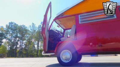 1971 Volkswagen Camper Bus