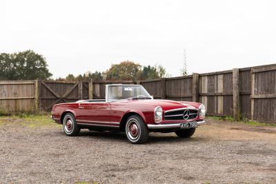 1966 Mercedes - Benz 230 SL Pagoda