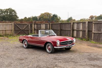 1966 Mercedes - Benz 230 SL Pagoda