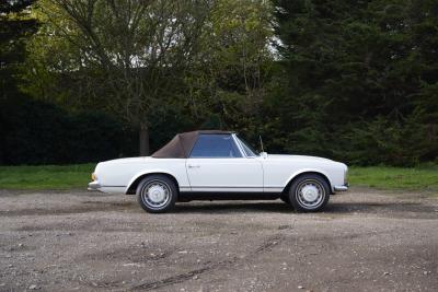 1968 Mercedes - Benz 280 SL Pagoda