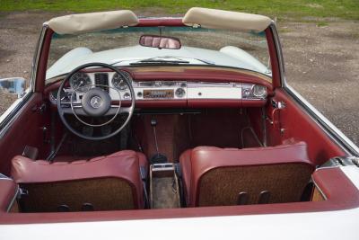 1968 Mercedes - Benz 280 SL Pagoda