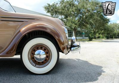 1935 DeSoto Airflow