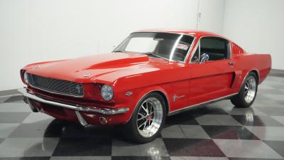 1965 Ford Mustang 2+2 Fastback Restomod