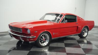 1965 Ford Mustang 2+2 Fastback Restomod