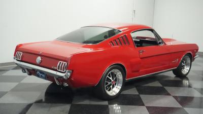 1965 Ford Mustang 2+2 Fastback Restomod