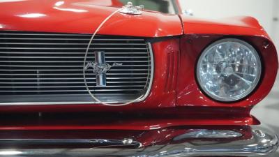 1965 Ford Mustang 2+2 Fastback Restomod