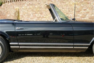 1966 Mercedes - Benz SL 230 Pagode