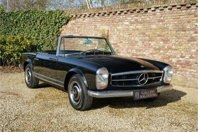 1966 Mercedes - Benz SL 230 Pagode