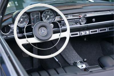 1966 Mercedes - Benz SL 230 Pagode