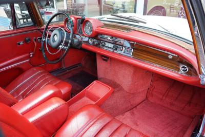 1970 Mercedes - Benz 280 SE 3.5 W111