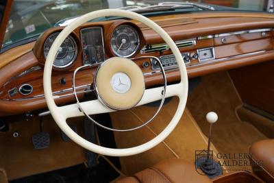 1964 Mercedes - Benz 220 SE W111