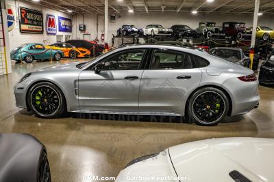 2020 Porsche Panamera Turbo S E-Hybrid