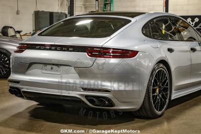 2020 Porsche Panamera Turbo S E-Hybrid