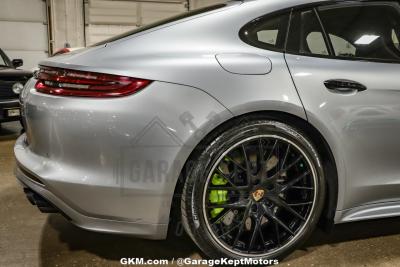 2020 Porsche Panamera Turbo S E-Hybrid