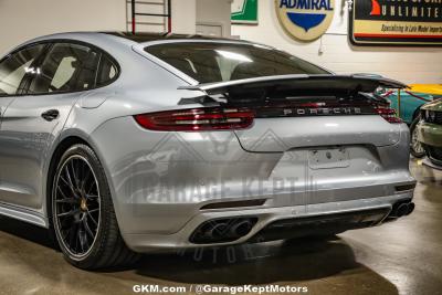 2020 Porsche Panamera Turbo S E-Hybrid