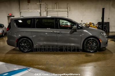 2022 Chrysler Pacifica Hybrid Limited