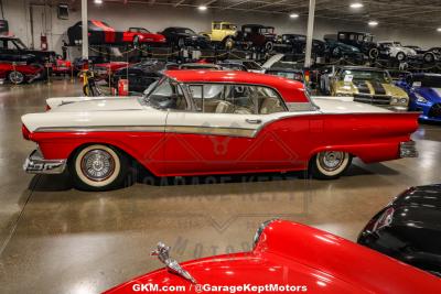 1957 Ford Fairlane 500 Skyliner