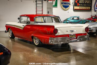 1957 Ford Fairlane 500 Skyliner