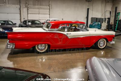 1957 Ford Fairlane 500 Skyliner