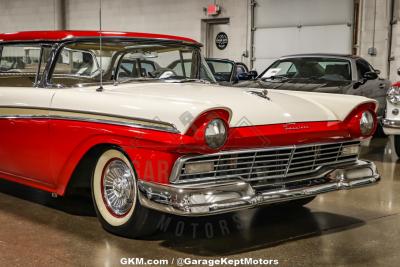 1957 Ford Fairlane 500 Skyliner