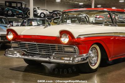 1957 Ford Fairlane 500 Skyliner