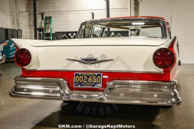 1957 Ford Fairlane 500 Skyliner