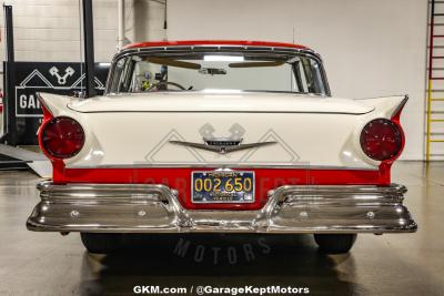 1957 Ford Fairlane 500 Skyliner